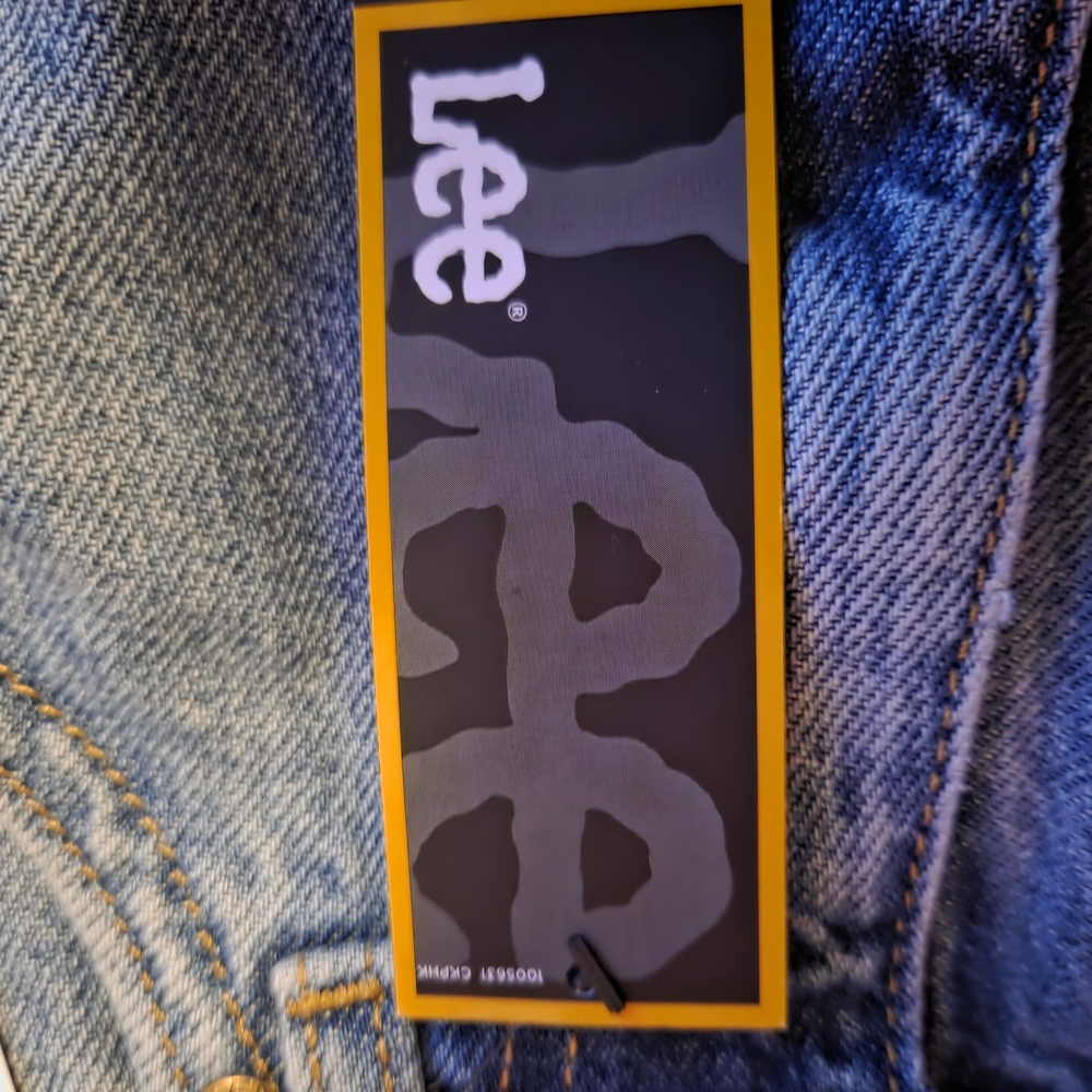 Lee Men's Light Blue Distressed Relaxed Jeans - Picture 2 of 3